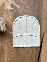 Load image into Gallery viewer, White ceramic watercolor paint palette with paintbrush