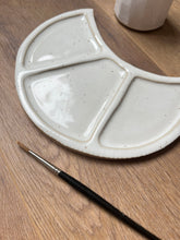 Load image into Gallery viewer, Moon paint palette Large 02