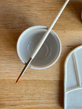 Load image into Gallery viewer, Artist brush cup