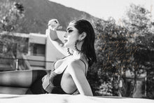 Load image into Gallery viewer, Florentina stylish signature script font by Angele Kamp