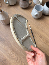 Load image into Gallery viewer, Moon paint palette Rustic Large
