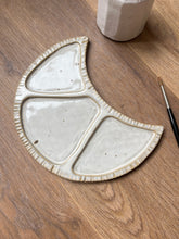 Load image into Gallery viewer, Moon paint palette Rustic Large
