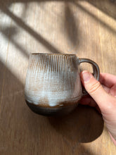 Load image into Gallery viewer, Ceramic mug engraved 04
