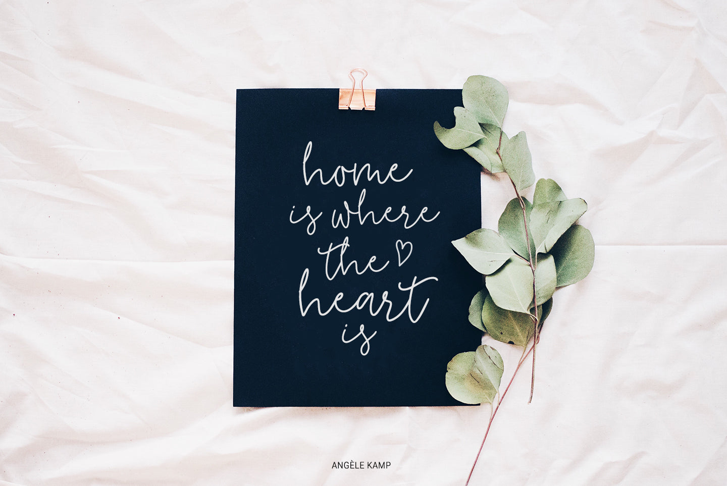 Tilly font monoline